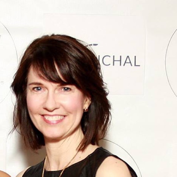 Meet your Posher, Cathy - Picture 2 of 2